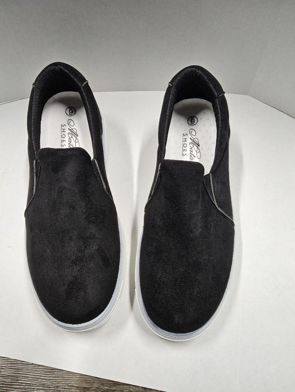 NWOT Womens Mata Crossing Size 6Black Slip-On Casual Shoes